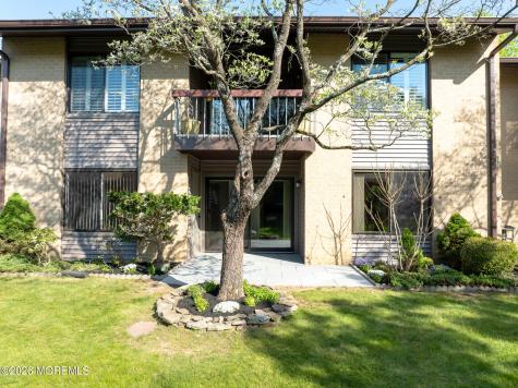 5 Eastport Court Red Bank NJ 07701