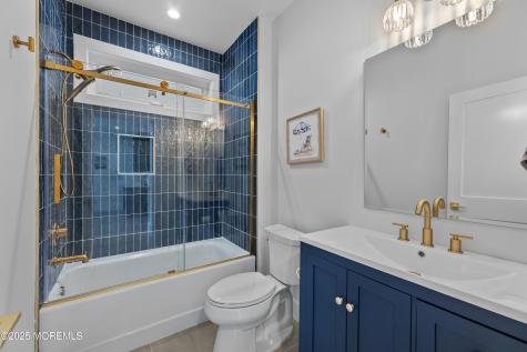 18 Mea Lane Long Beach Twp NJ 08008