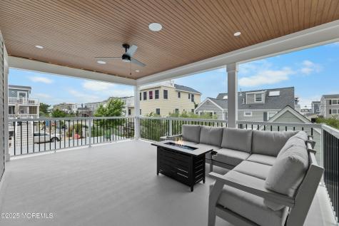 18 Mea Lane Long Beach Twp NJ 08008