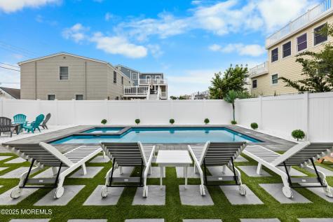 18 Mea Lane Long Beach Twp NJ 08008