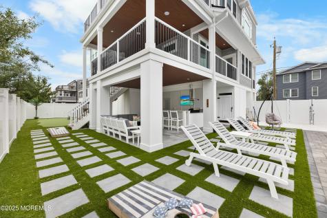 18 Mea Lane Long Beach Twp NJ 08008