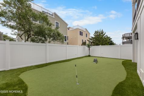 18 Mea Lane Long Beach Twp NJ 08008
