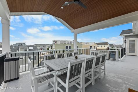 18 Mea Lane Long Beach Twp NJ 08008