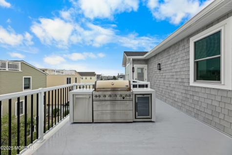 18 Mea Lane Long Beach Twp NJ 08008