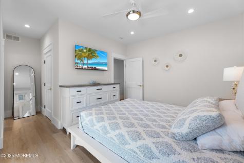 18 Mea Lane Long Beach Twp NJ 08008