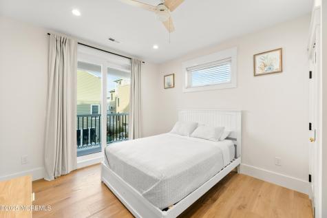 18 Mea Lane Long Beach Twp NJ 08008
