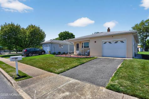17 Corinth Place Toms River NJ 08757