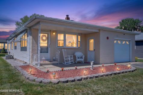17 Corinth Place Toms River NJ 08757