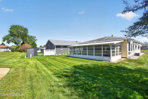 17 Corinth Place Toms River NJ 08757
