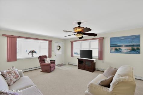 17 Corinth Place Toms River NJ 08757