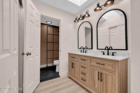 136 Longwood Drive Manahawkin NJ 08050