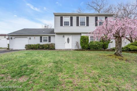 24 Eric Drive Howell NJ 07731