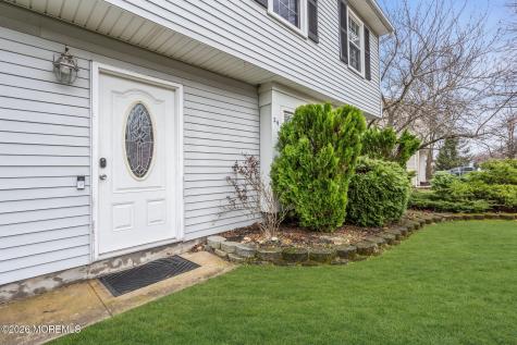 24 Eric Drive Howell NJ 07731