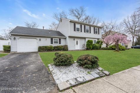 24 Eric Drive Howell NJ 07731