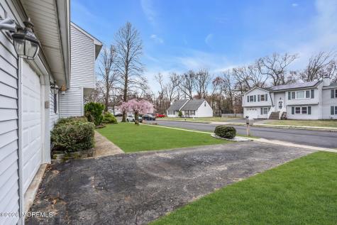 24 Eric Drive Howell NJ 07731