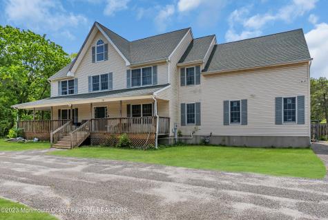 1476 E Spruce Street Lakewood NJ 08701