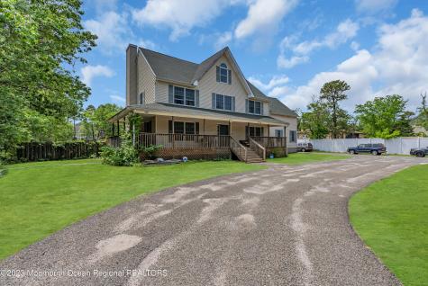 1476 E Spruce Street Lakewood NJ 08701
