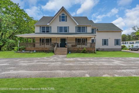 1476 E Spruce Street Lakewood NJ 08701