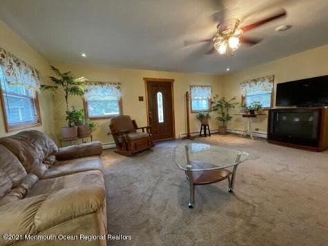 39 Lincoln Court Keansburg NJ 07734
