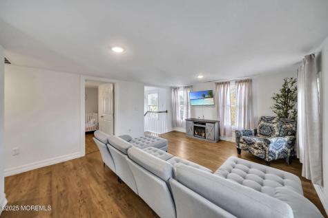 24 Maplewood Avenue Keansburg NJ 07734