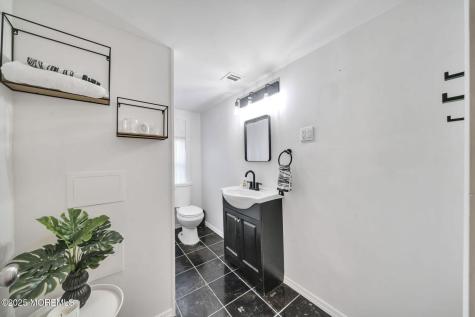 24 Maplewood Avenue Keansburg NJ 07734