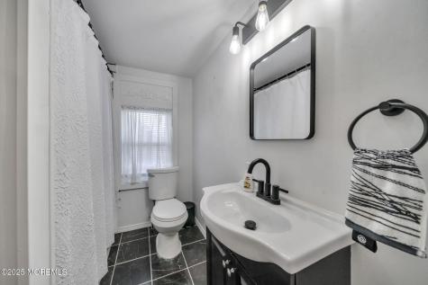 24 Maplewood Avenue Keansburg NJ 07734