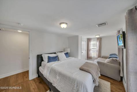 24 Maplewood Avenue Keansburg NJ 07734
