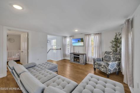 24 Maplewood Avenue Keansburg NJ 07734