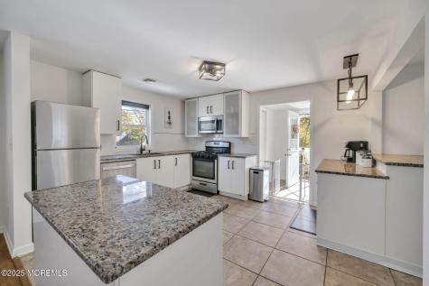 24 Maplewood Avenue Keansburg NJ 07734
