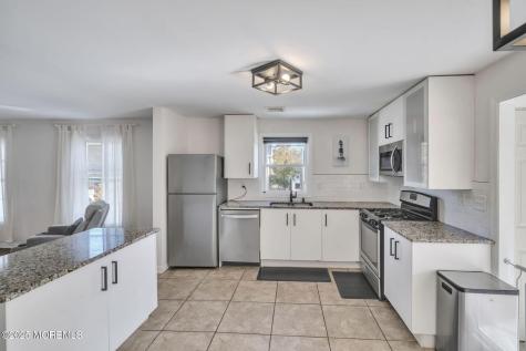 24 Maplewood Avenue Keansburg NJ 07734