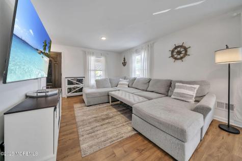 24 Maplewood Avenue Keansburg NJ 07734