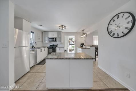 24 Maplewood Avenue Keansburg NJ 07734