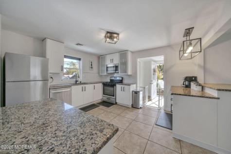 24 Maplewood Avenue Keansburg NJ 07734