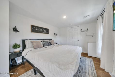 24 Maplewood Avenue Keansburg NJ 07734