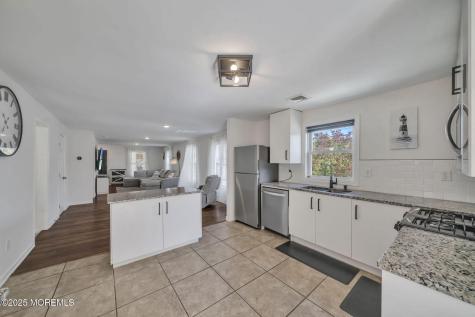 24 Maplewood Avenue Keansburg NJ 07734