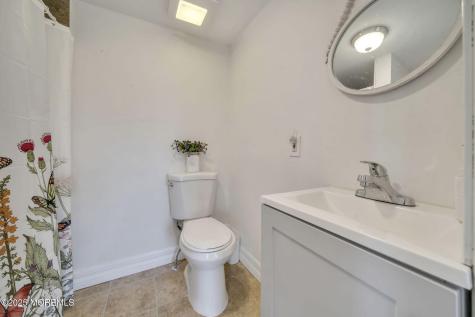 24 Maplewood Avenue Keansburg NJ 07734