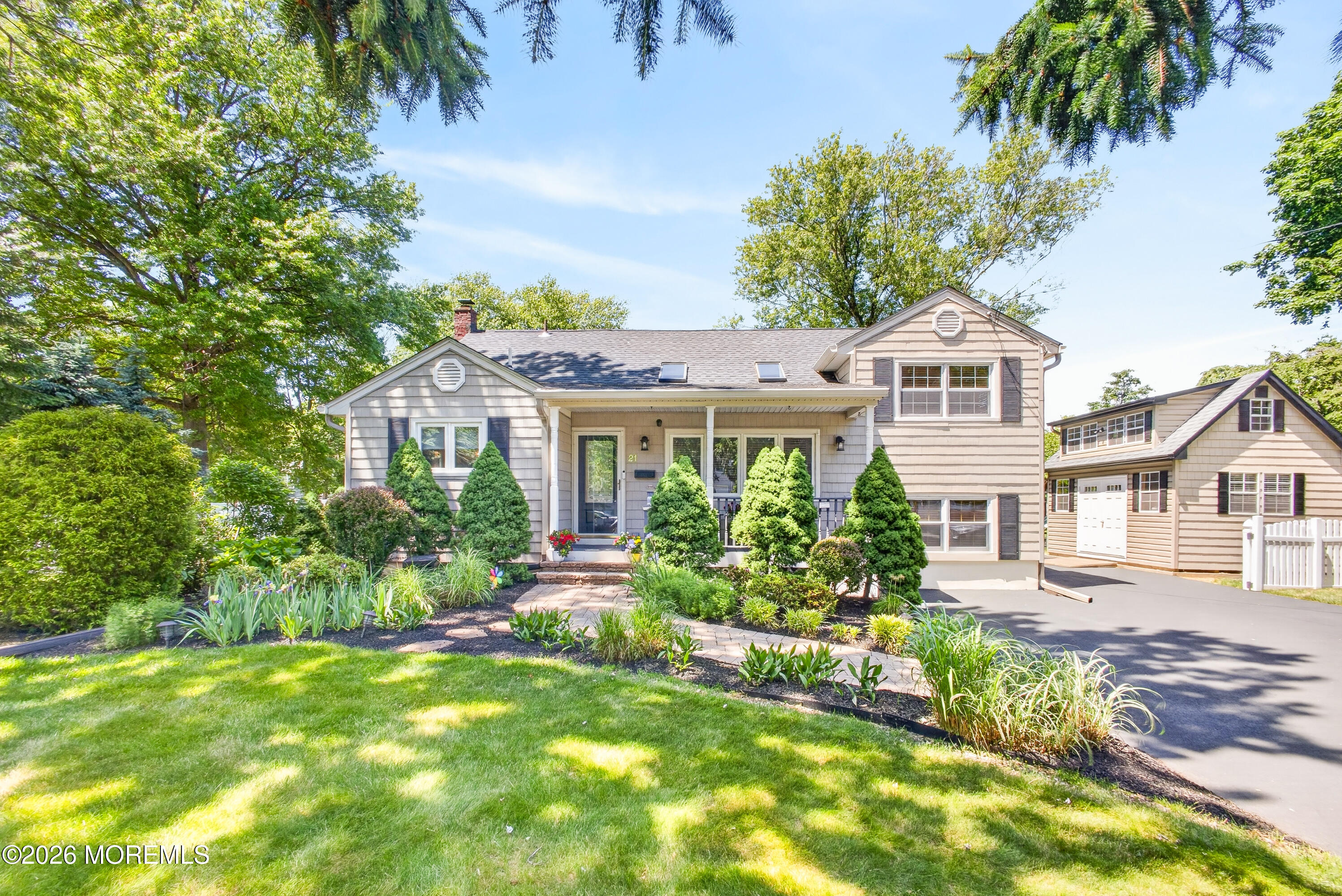 21 Karyn Terrace E Middletown NJ 07748