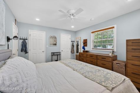 21 Karyn Terrace E Middletown NJ 07748