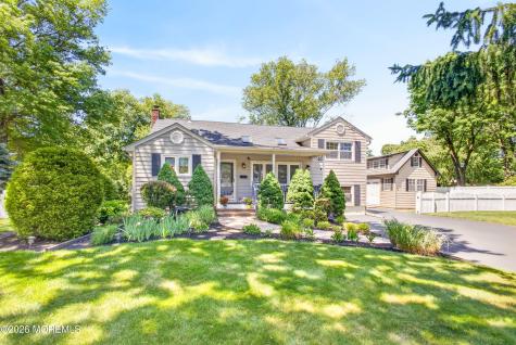21 Karyn Terrace E Middletown NJ 07748
