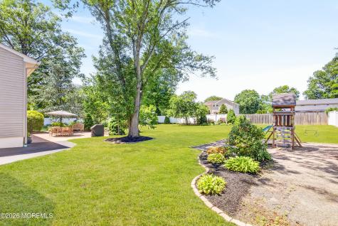 21 Karyn Terrace E Middletown NJ 07748