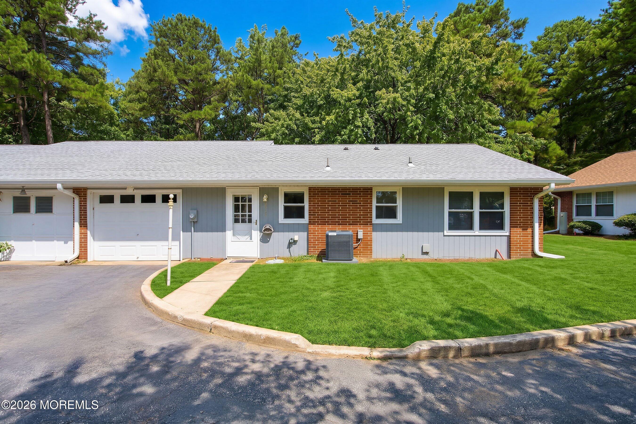 419A Chatham Court Lakewood NJ 08701