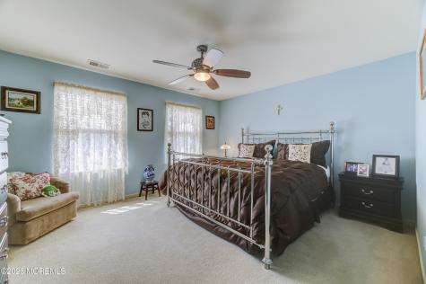 17 E Sagamore Drive Farmingdale NJ 07727