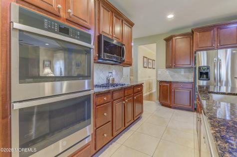 17 E Sagamore Drive Farmingdale NJ 07727