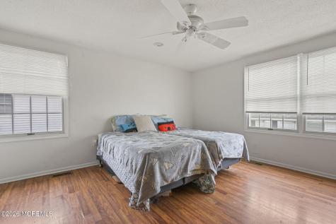 21 Parkview Way Englishtown NJ 07726