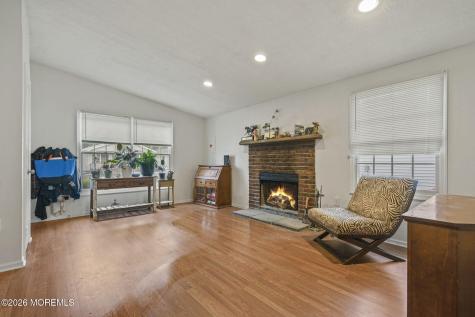 21 Parkview Way Englishtown NJ 07726