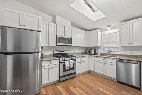 21 Parkview Way Englishtown NJ 07726