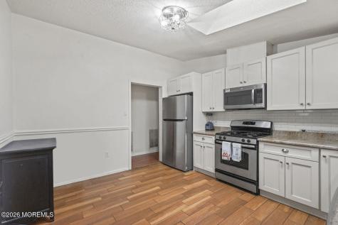 21 Parkview Way Englishtown NJ 07726