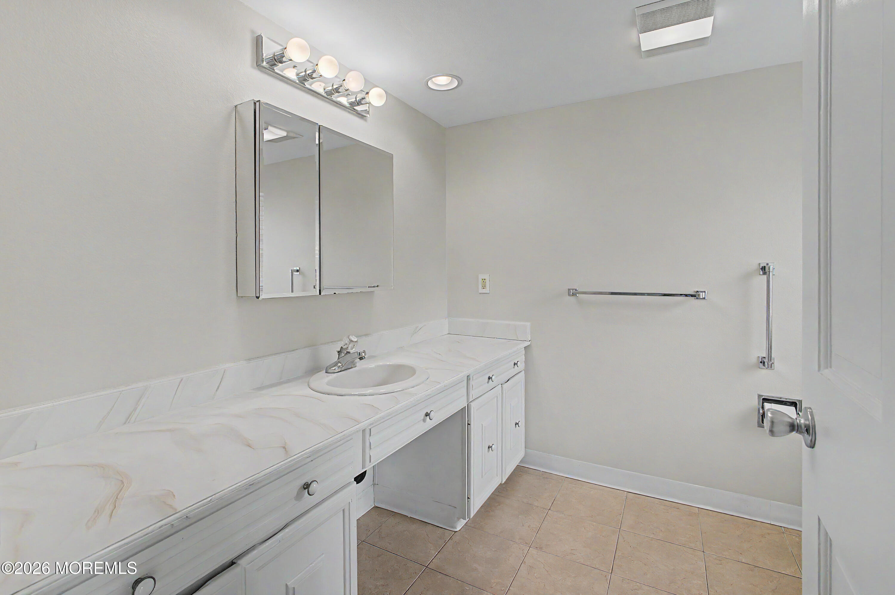 47 Concord Lane Monroe NJ 08831