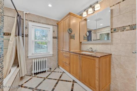28 Old Clinton Road Raritan Twp NJ 08822