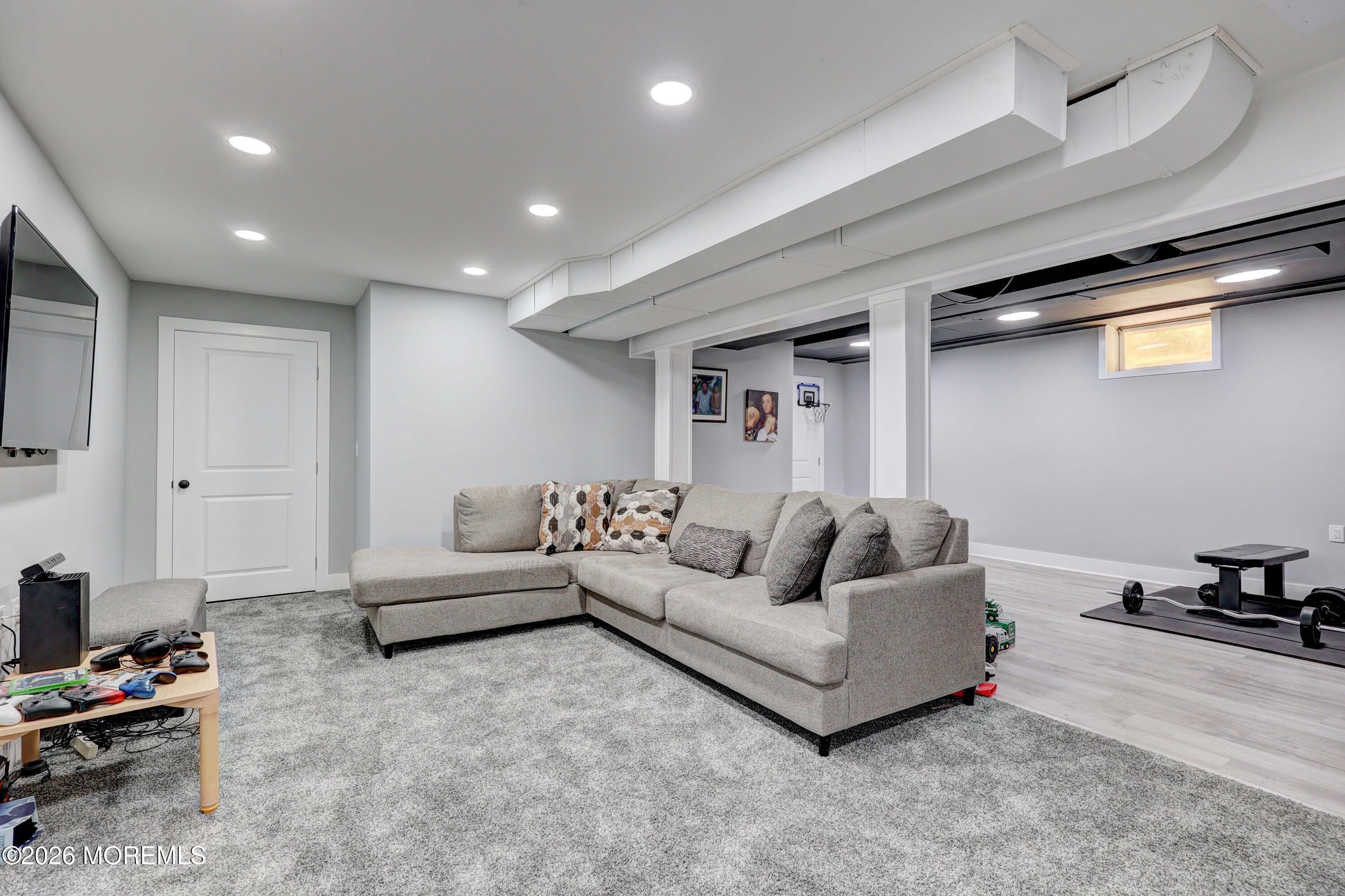18 Constitution Drive Leonardo NJ 07737